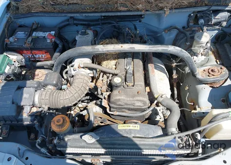 2002 Chevrolet Tracker Hard Top Base from USA, damaged, VIN 2CNBJ13C526902991